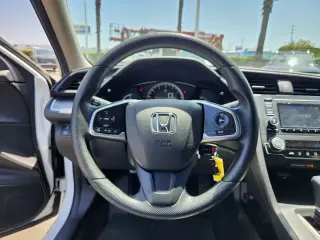Honda Civic 2017 LX 4dr Sedan CVT
