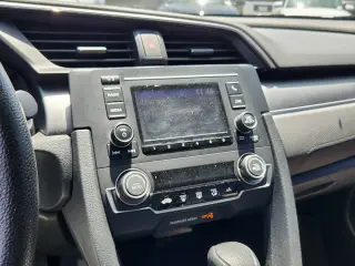 Honda Civic 2017 LX 4dr Sedan CVT