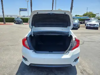 Honda Civic 2017 LX 4dr Sedan CVT