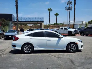 Honda Civic 2017 LX 4dr Sedan CVT