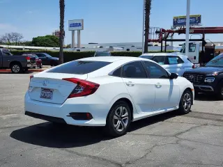 Honda Civic 2017 LX 4dr Sedan CVT