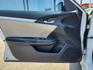 Honda Civic 2017 LX 4dr Sedan CVT