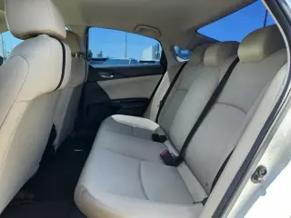 Honda Civic 2017 LX 4dr Sedan CVT