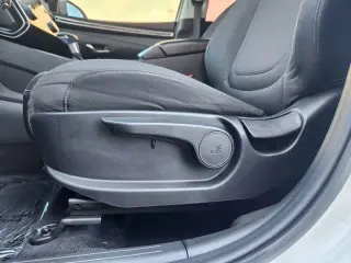 Hyundai TUCSON 2022 AWD SE 4dr SUV (midyear release)