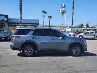 Nissan Pathfinder 2022 AWD S 4dr SUV