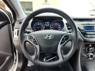 Hyundai ELANTRA 2016 SE 4dr Sedan 6M (US)