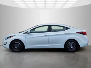Hyundai ELANTRA 2016 SE 4dr Sedan 6M (US)