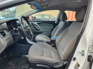 Hyundai ELANTRA 2016 SE 4dr Sedan 6M (US)