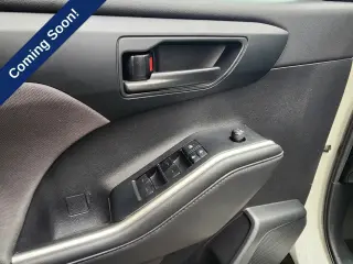 Toyota Highlander Hybrid 2021 LE 4dr SUV