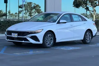 Hyundai ELANTRA Hybrid 2025 Blue 4dr Sedan