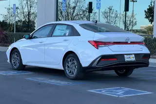 Hyundai ELANTRA Hybrid 2025 Blue 4dr Sedan