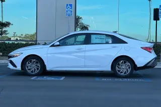 Hyundai ELANTRA Hybrid 2025 Blue 4dr Sedan