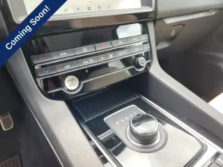 Jaguar F-PACE 2019 AWD 25t Premium 4dr SUV