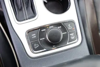 Jeep Grand Cherokee 2016 4x4 Overland 4dr SUV