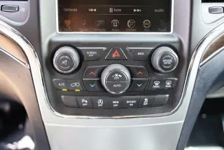 Jeep Grand Cherokee 2016 4x4 Overland 4dr SUV