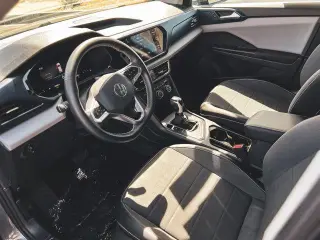Volkswagen Taos 2022 SE 4dr SUV