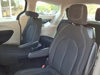 Chrysler Voyager 2023 LX 4dr Mini-Van