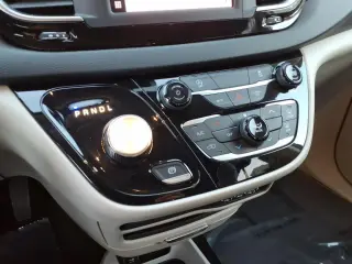 Chrysler Voyager 2023 LX 4dr Mini-Van
