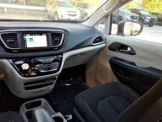 Chrysler Voyager 2023 LX 4dr Mini-Van