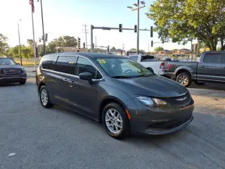 Chrysler Voyager 2023 LX 4dr Mini-Van