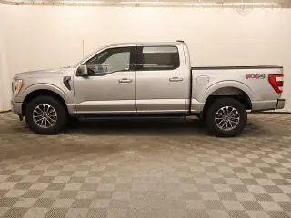 Ford F-150 2022 4x4 Lariat 4dr SuperCrew 5.5 ft. SB