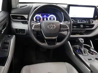 Toyota Highlander 2023 LE 4dr SUV
