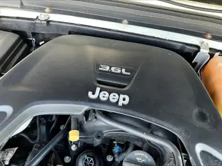 Jeep Wrangler Unlimited 2018 4x4 Rubicon 4dr SUV (midyear release)