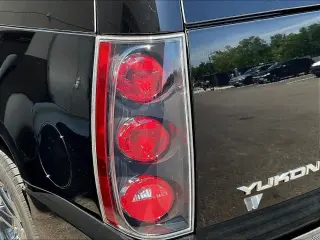GMC Yukon 2013 AWD Denali 4dr SUV
