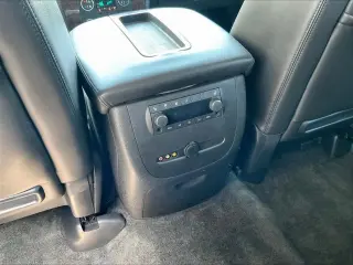 GMC Yukon 2013 AWD Denali 4dr SUV