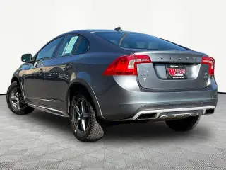Volvo S60 Cross Country 2016 AWD T5 Platinum 4dr Sedan