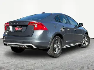 Volvo S60 Cross Country 2016 AWD T5 Platinum 4dr Sedan