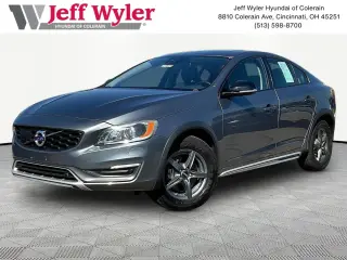 Volvo S60 Cross Country 2016 AWD T5 Platinum 4dr Sedan