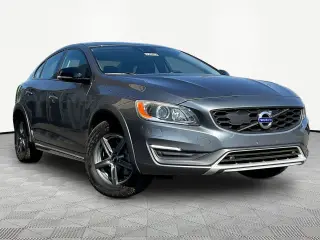 Volvo S60 Cross Country 2016 AWD T5 Platinum 4dr Sedan
