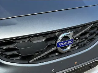Volvo S60 Cross Country 2016 AWD T5 Platinum 4dr Sedan