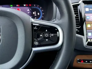 Volvo XC90 2023 AWD B6 Plus Bright Theme 7-Passenger 4dr SUV
