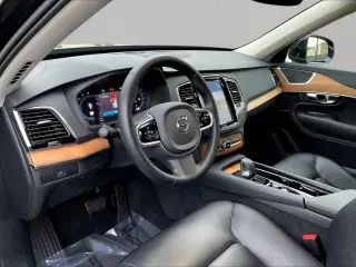 Volvo XC90 2023 AWD B6 Plus Bright Theme 7-Passenger 4dr SUV