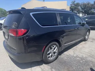 Chrysler Pacifica 2018 Limited 4dr Mini-Van