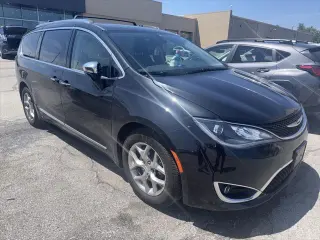 Chrysler Pacifica 2018 Limited 4dr Mini-Van