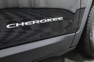 Jeep Cherokee 2021 Latitude 4dr SUV