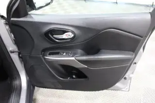 Jeep Cherokee 2022 4x4 Latitude Lux 4dr SUV