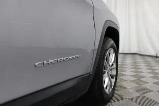 Jeep Cherokee 2022 4x4 Latitude Lux 4dr SUV