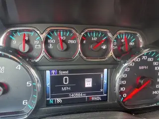 Chevrolet Suburban 2018 4x4 LT 4dr SUV