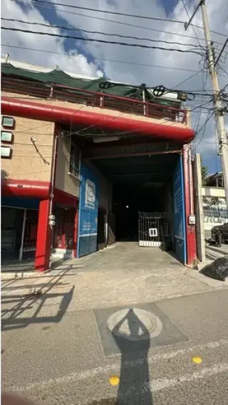 Renta de bodega con  local 800