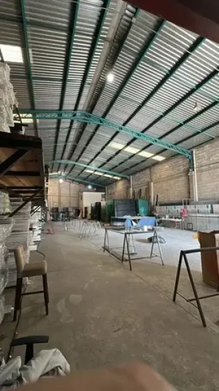 Renta de bodega con  local 800