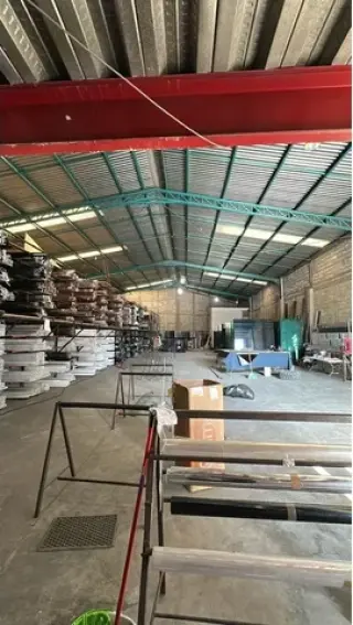 Renta de bodega con  local 800