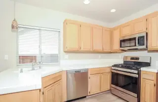 3 Bed House in W Olympic Blvd