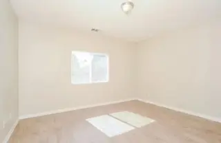 3 Bed House in W Olympic Blvd