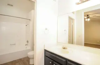 3 Bed House in W Olympic Blvd