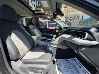 2018 Toyota Camry Hybrid XLE