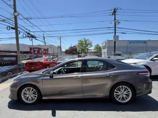 2018 Toyota Camry Hybrid XLE